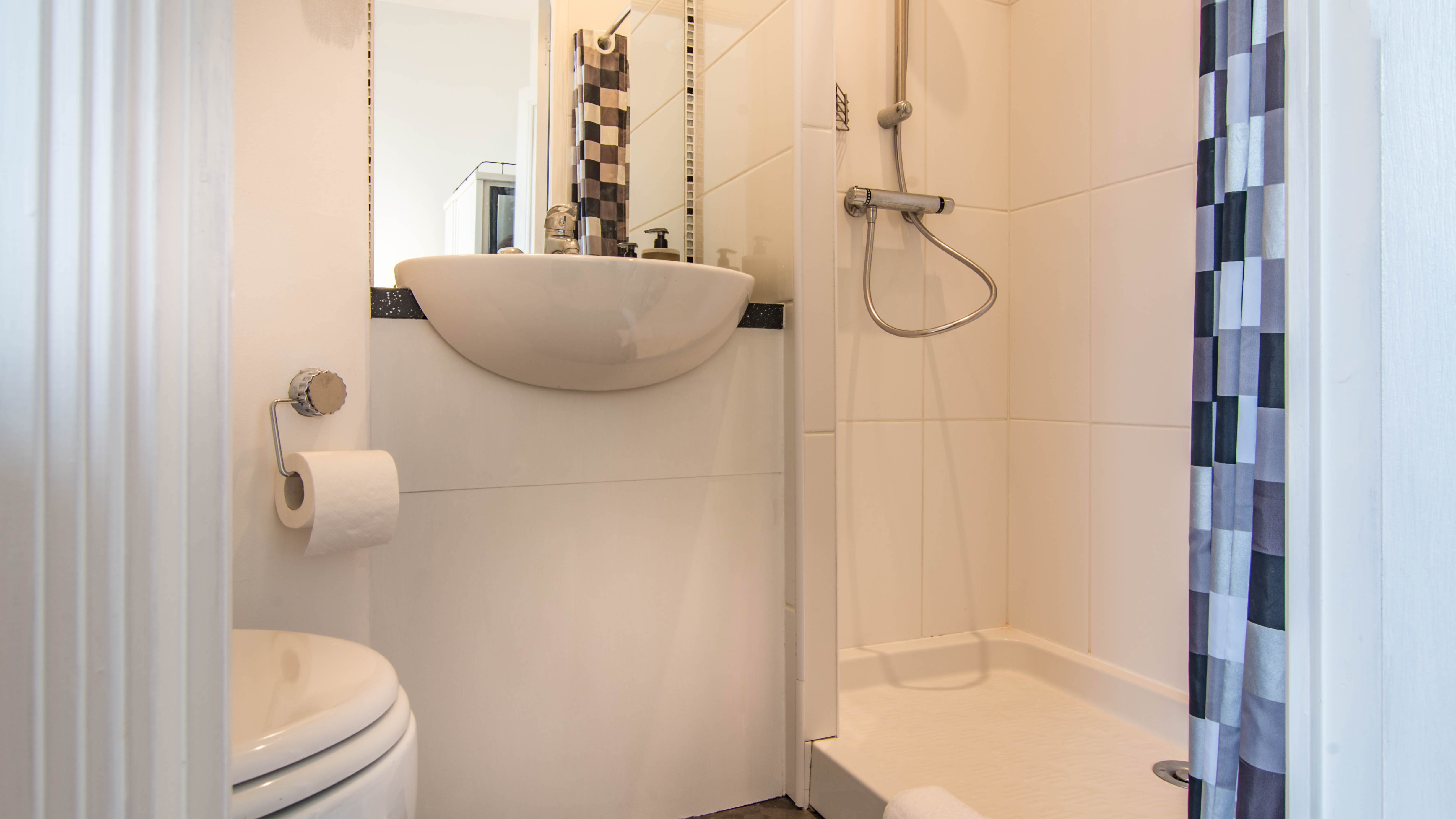 The Orangerie TV screen (6)-2.jpg